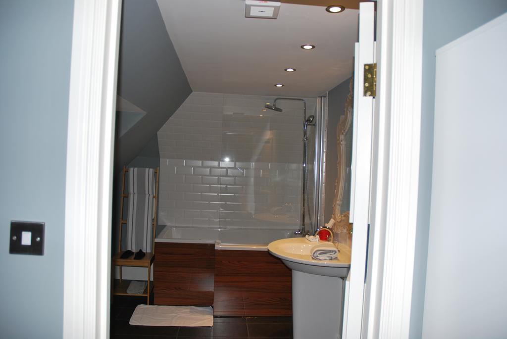 Bed and Breakfast Montpellier House Newport Pagnell Zewnętrze zdjęcie